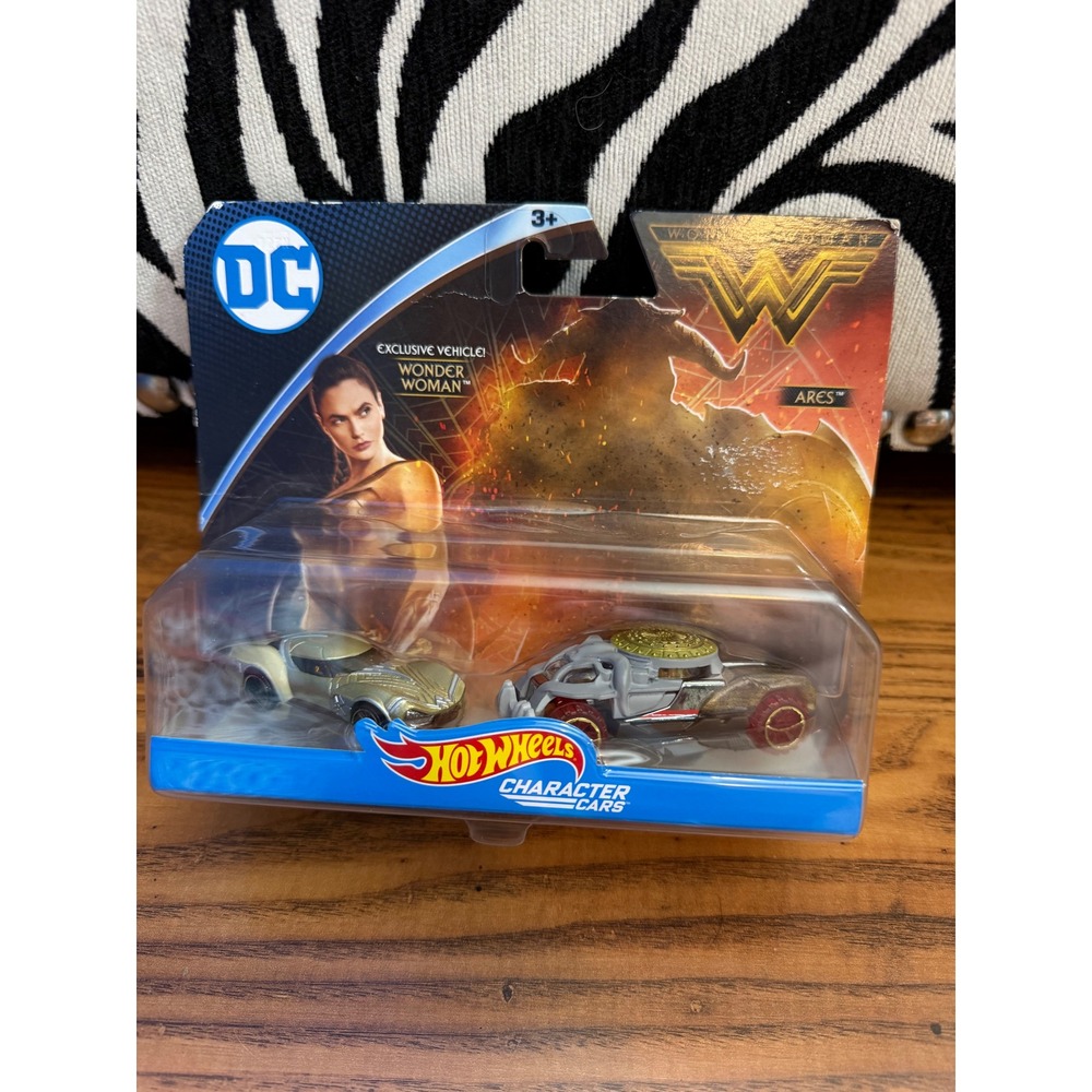 Hot Wheels DC Character Cars Wonder Woman vs Ares 2-Pack Die-Cast FDM63 New